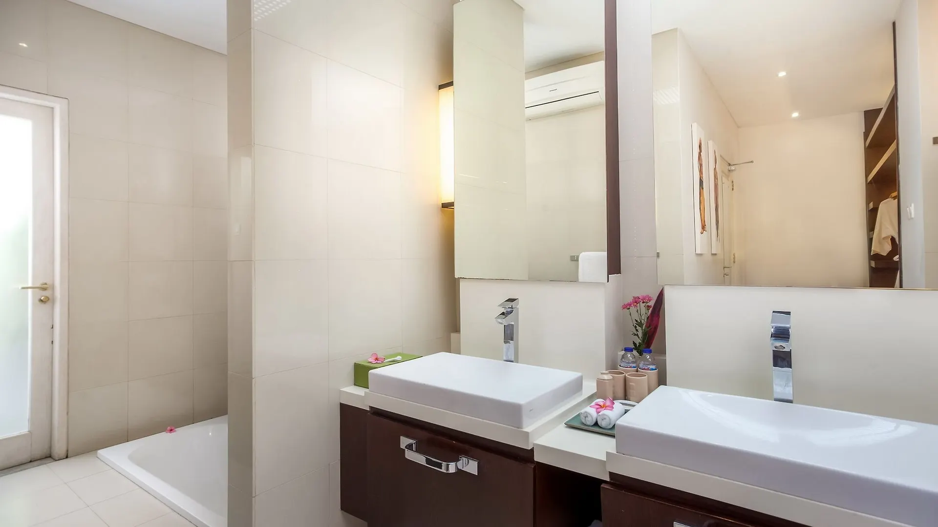 Villa Kiran One Seminyak 0*,  Indonesia